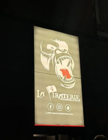 La piraterie Valenciennes, R2V - La Radio 2 Valenciennes, Bar, Valenciennes