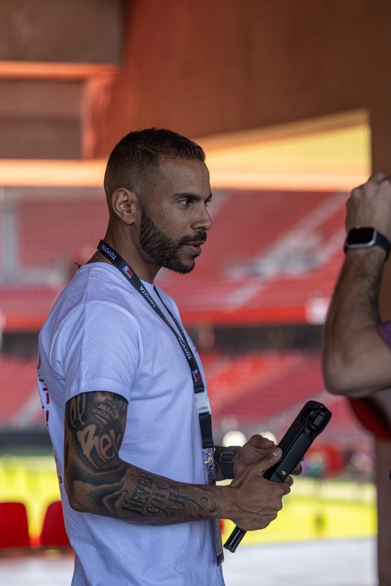 Karim Ben Delal président RADIO R2V au stade du Hainaut pour le jubilé de Rudy Mater
